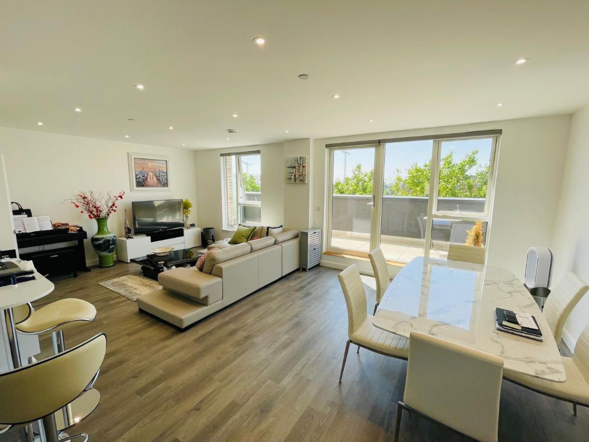 Appartement Modern Penthouse Flat With Free Indoor Parking à Londres Extérieur photo