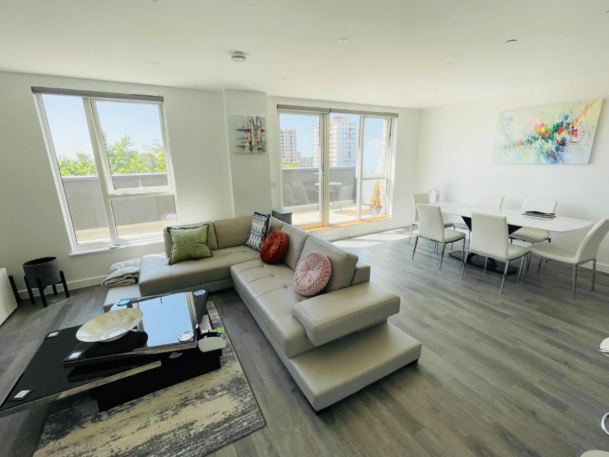 Appartement Modern Penthouse Flat With Free Indoor Parking à Londres Extérieur photo